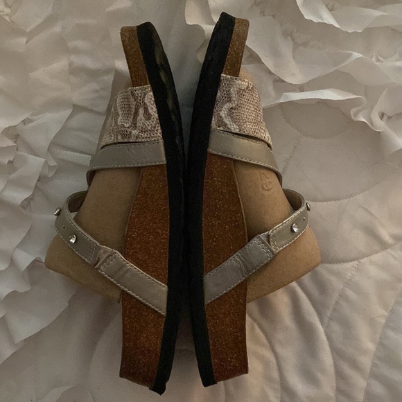 Birkenstock Silver and Cream Sandals - Picture 3 of 4